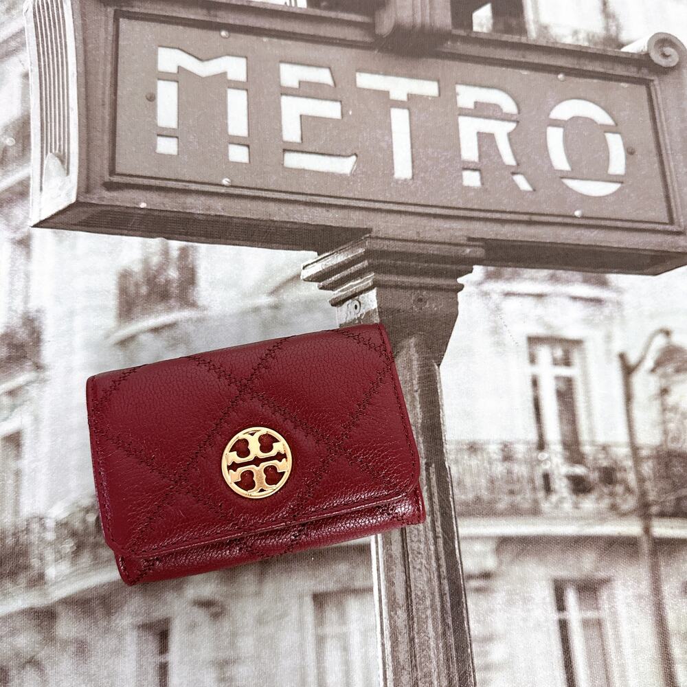 Tory Burch 83693 Willa Quilted Genuine Leather Card Case Bifold Snap Mini Wallet